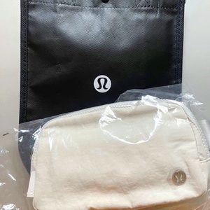 Lululemon Belt Bag 1L - White Opal + Mini shopping bag (black)